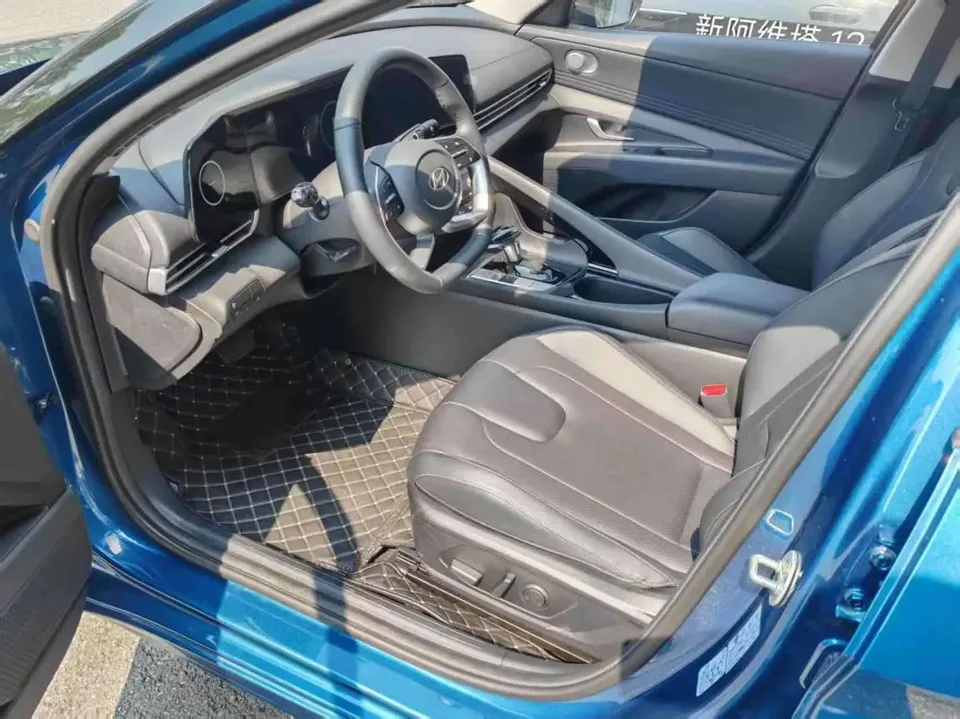 Hyundai Elantra Elantra 2023 1.5L CVT TOP Flagship Edition 2023 — миниатюра 3
