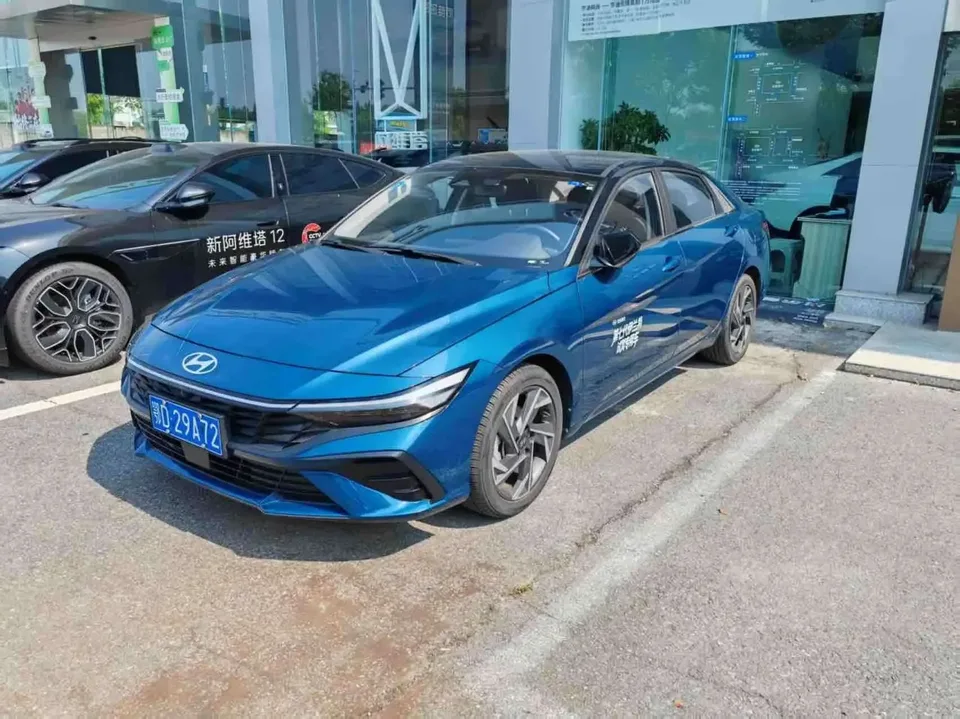 Hyundai Elantra Elantra 2023 1.5L CVT TOP Flagship Edition 2023 — фото 1, купить с доставкой в Москву