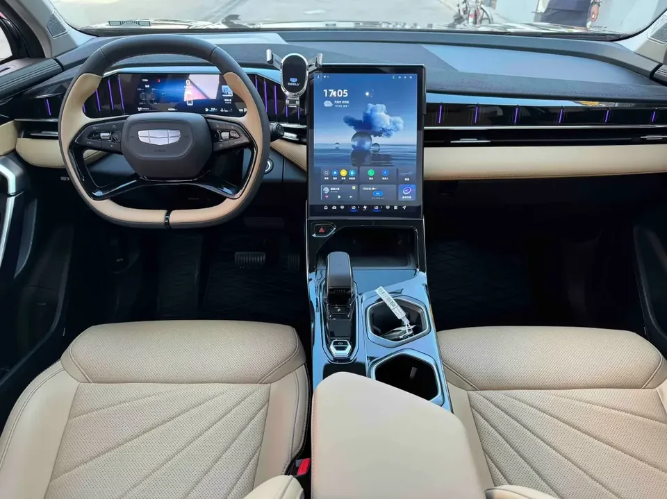 Geely Atlas L Boyue L 2023 1.5TD DCT Premium 2023 — thumbnail 5
