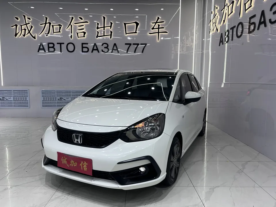 Honda FIT Fit 2022 1.5L CVT Trendy Sunroof Edition 2022 — photo 1, buy with delivery to Moscow