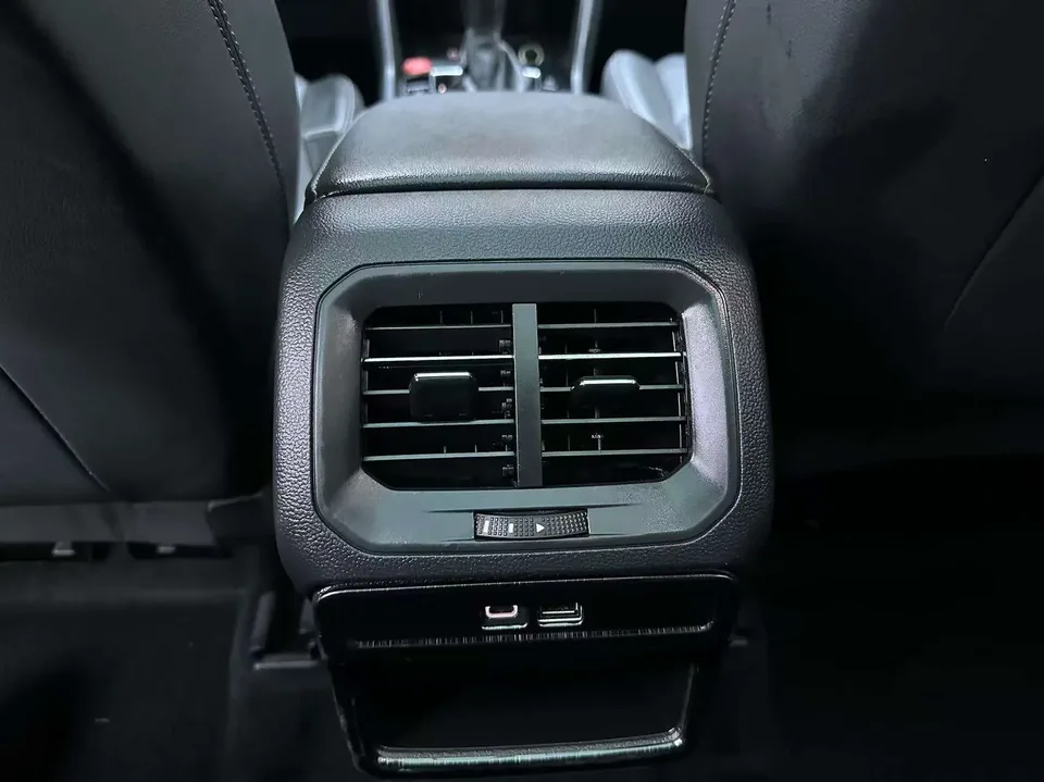 Volkswagen Tharu tuyue 2021 280TSI 2WD Luxury Edition PLUS 2022 — thumbnail 4
