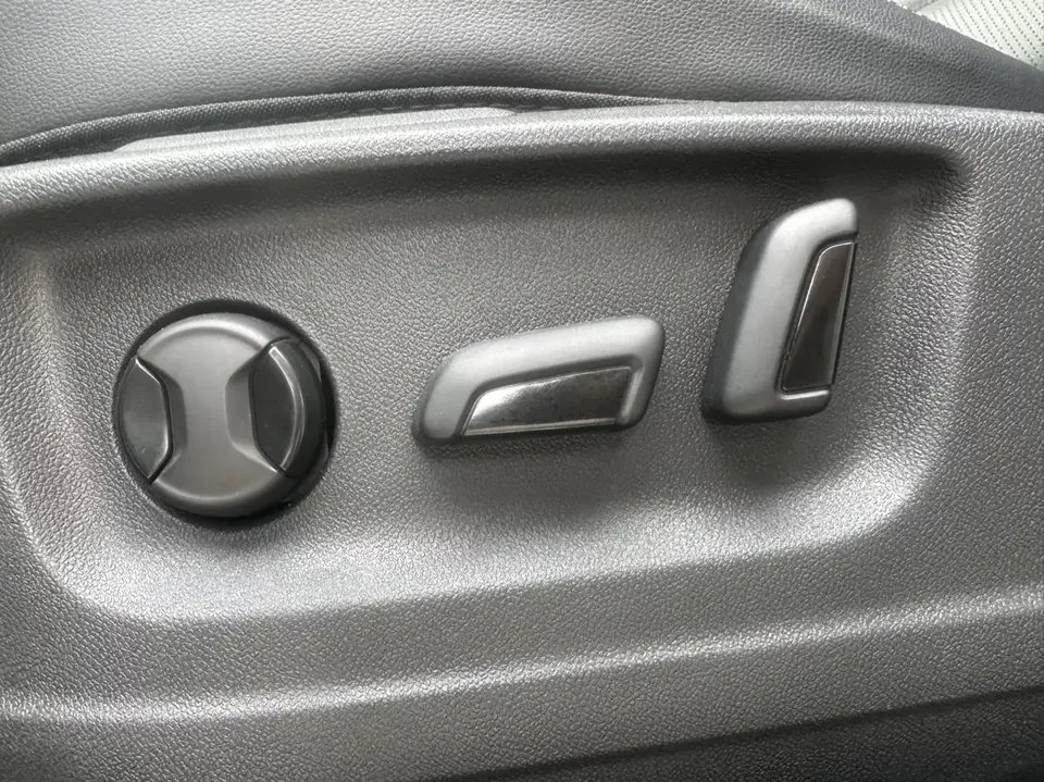 Volkswagen Tharu tuyue 2021 280TSI 2WD Deluxe Edition 2022 — thumbnail 3