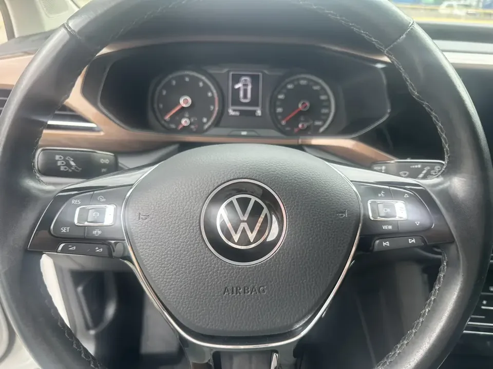 Volkswagen Tharu tuyue 2021 280TSI 2WD Deluxe Edition 2022 — thumbnail 4