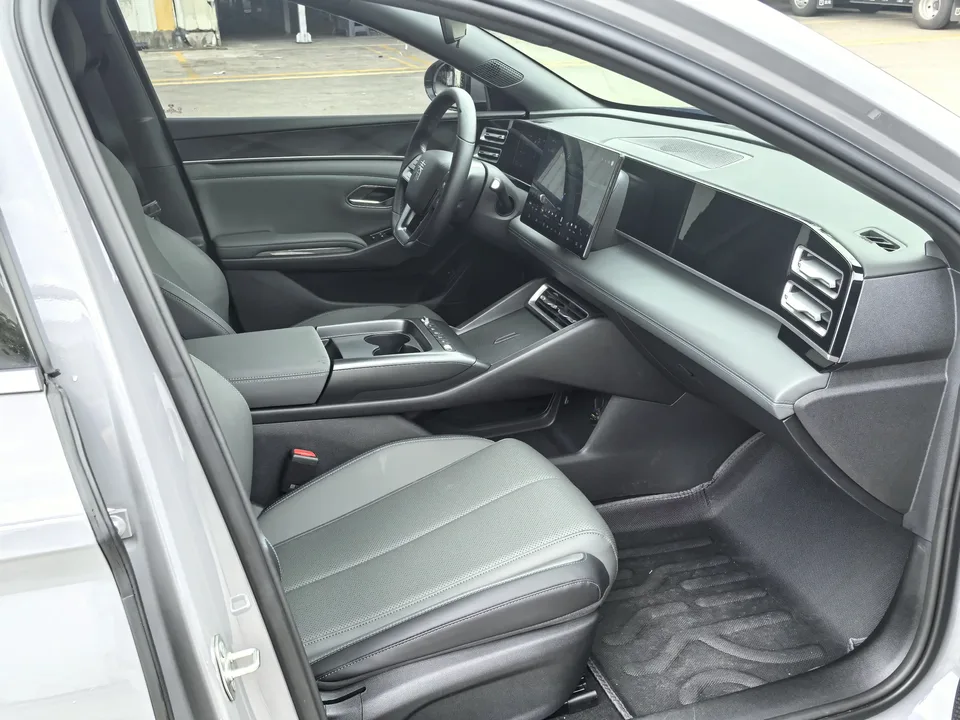 BYD Qin L DM Qin L DM 2026 DM-i 128KM Leading Model 2025 — thumbnail 5