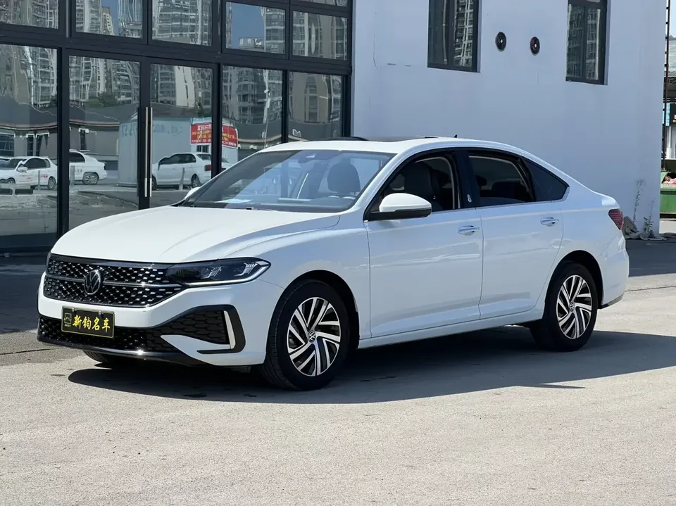 Volkswagen Lavida Lavida 2023 Modified 1.5L Automatic Starry Sky 5 Million Edition 2023 — photo 1, buy with delivery to Moscow