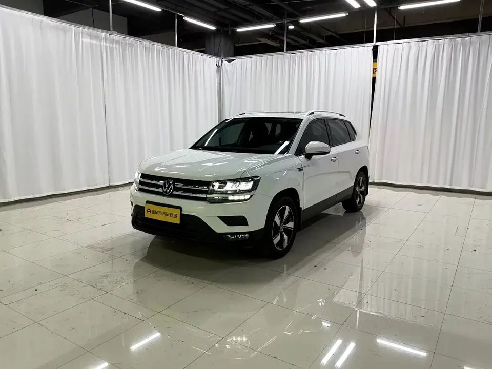 Volkswagen Tharu tuyue 2022 280TSI 2WD Comfort Edition 2022 — photo 1, buy with delivery to Moscow