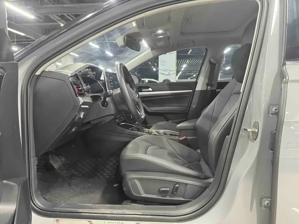 Volkswagen Lavida Lavida 2023 300TSI DSG Starry Sky Forever Edition 2023 — thumbnail 3