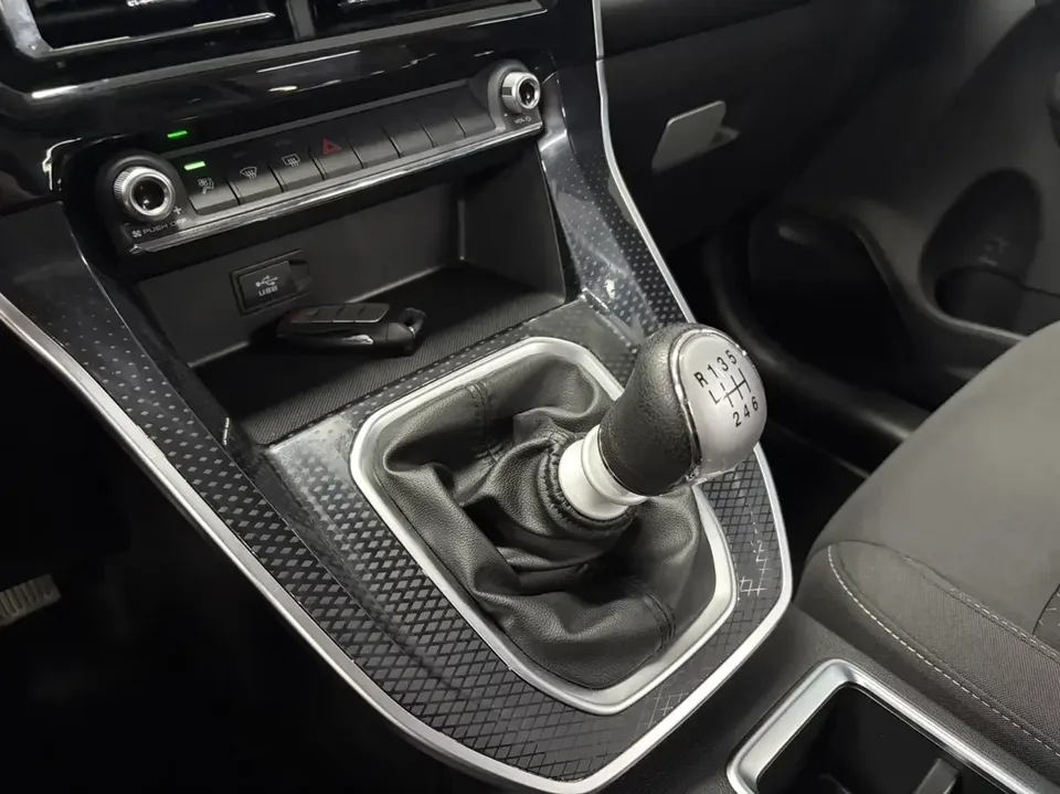 Haval M6 Haval M6 2021 PLUS 1.5T Manual Elite Smart Link 2022 — thumbnail 4