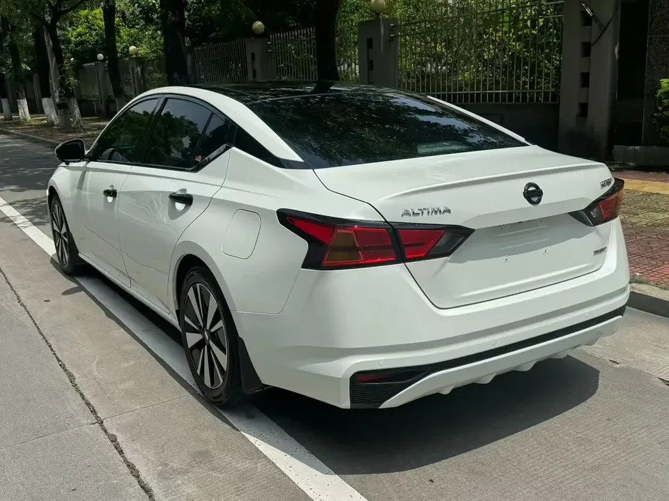 Nissan Altima Sound of nature 2020 Modified 2.0L XL Upper Smart Edition 2022 — thumbnail 4