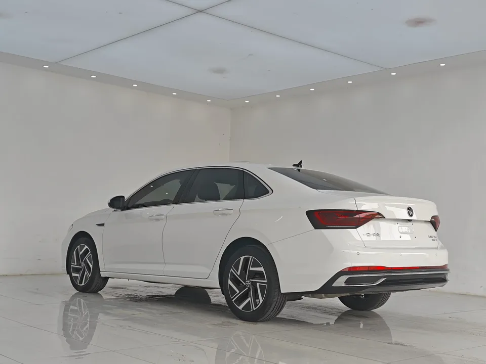 Volkswagen Sagitar Sagitar 2024 300TSI DSG Flying Edition 2024 — thumbnail 4