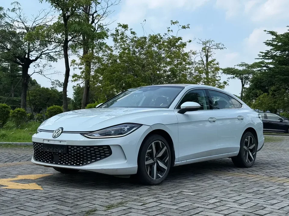 Volkswagen Lamando Lingdu 2025 Lingdu L 280TSI DSG Cool Edition 2024 — photo 1, buy with delivery to Moscow