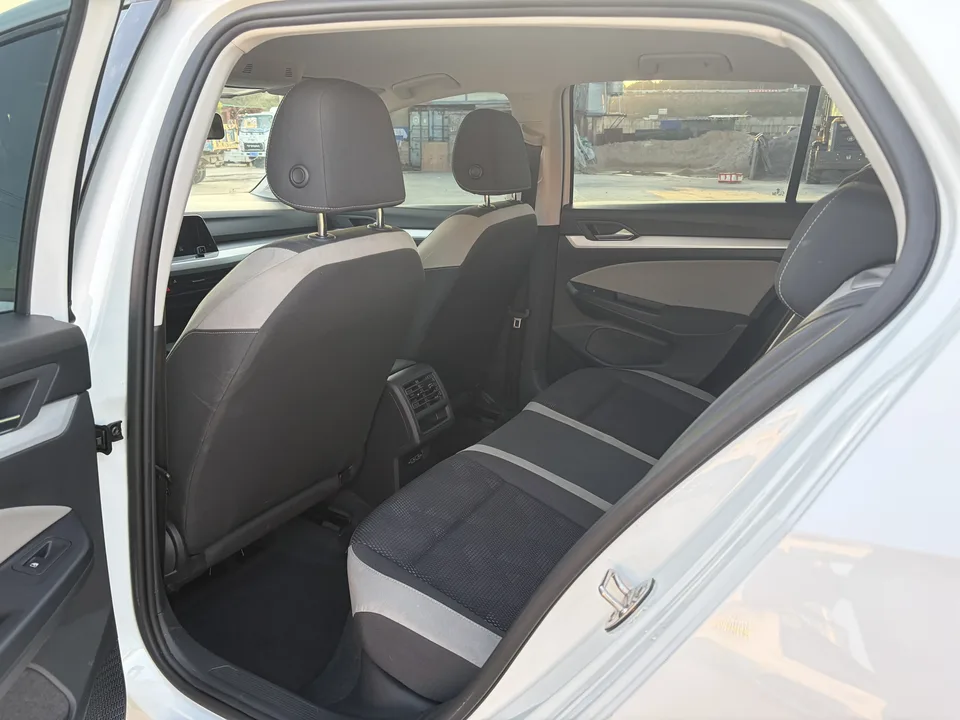 Volkswagen Golf golf 2021 200TSI DSG Pro 2023 — thumbnail 4