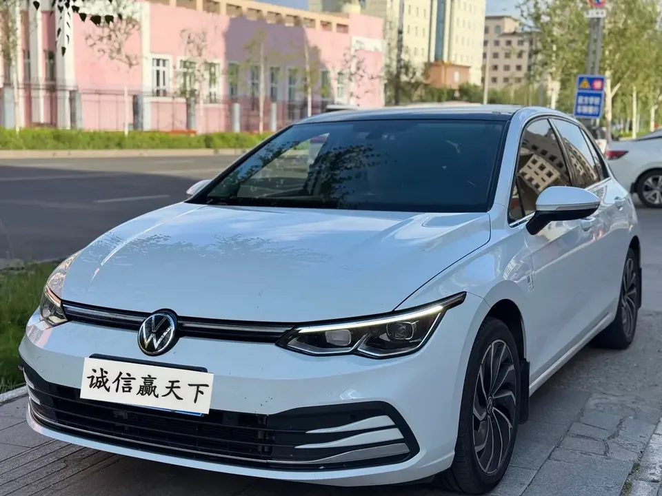 Volkswagen Golf golf 2024 280TSI DSG Pro Expert Edition 2024 — photo 1, buy with delivery to Moscow