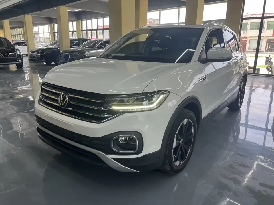 Volkswagen Explore the shadows Explore the shadows 2021 1.5L Automatic Joy-Link Edition 2022 — photo 1, buy with delivery to Moscow