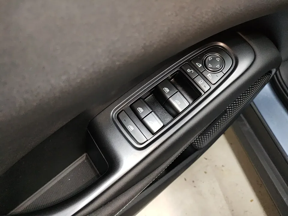 BYD Seal 06DM Seal 06DM 2025 DM-i 120KM Premium Edition 2025 — thumbnail 5