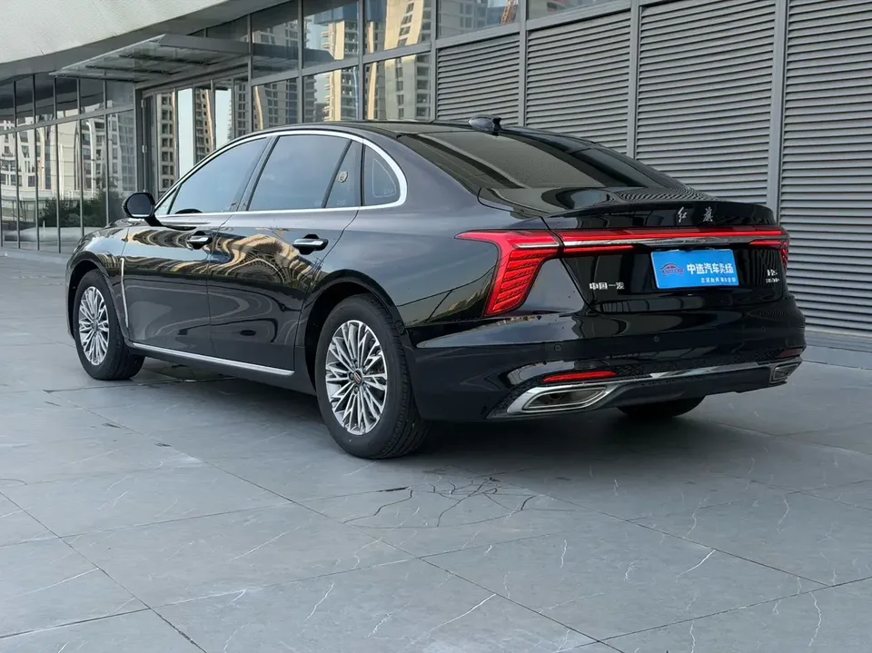 Hongqi H5 Hongqi H5 2024 1.5T DCT Zhilian Qiyun Edition 2024 — thumbnail 2