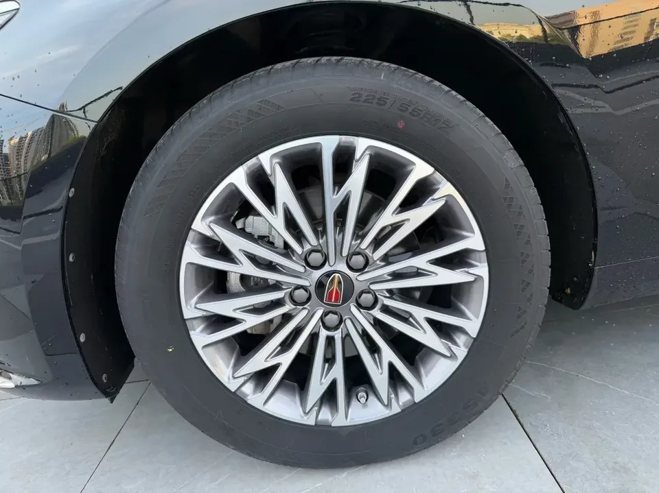 Hongqi H5 Hongqi H5 2024 1.5T DCT Zhilian Qiyun Edition 2024 — thumbnail 4