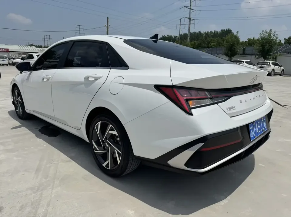Hyundai Elantra Elantra 2023 1.5L CVT LUX Premium Edition 2023 — thumbnail 2
