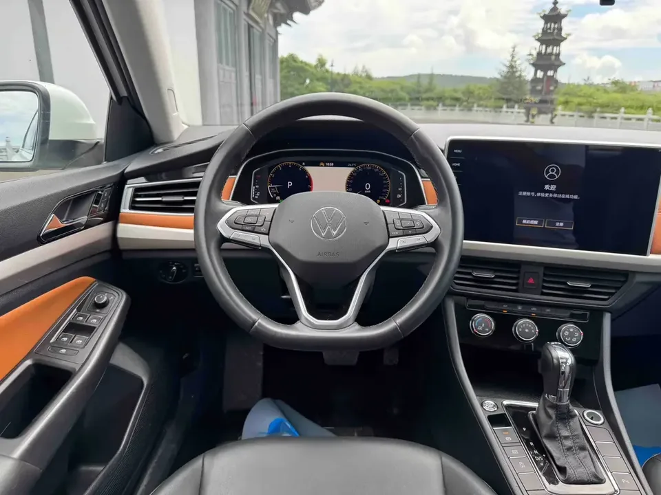 Volkswagen Bora Bora 2023 200TSI DSG Joy Travel PRO Edition 2022 — thumbnail 5