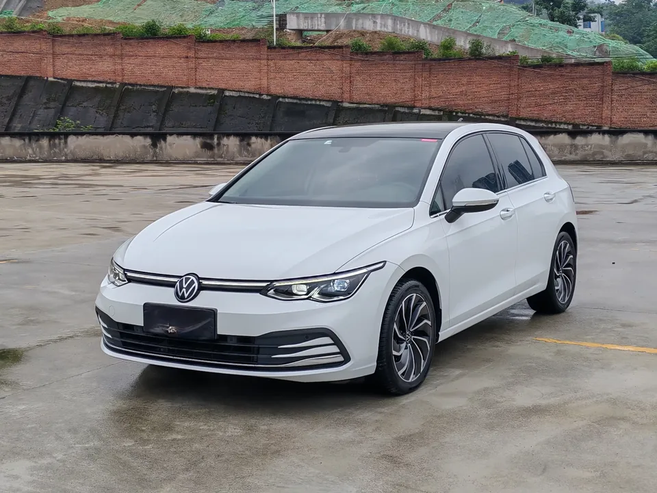 Volkswagen Golf golf 2021 280TSI DSG Pro 2022 — photo 1, buy with delivery to Moscow