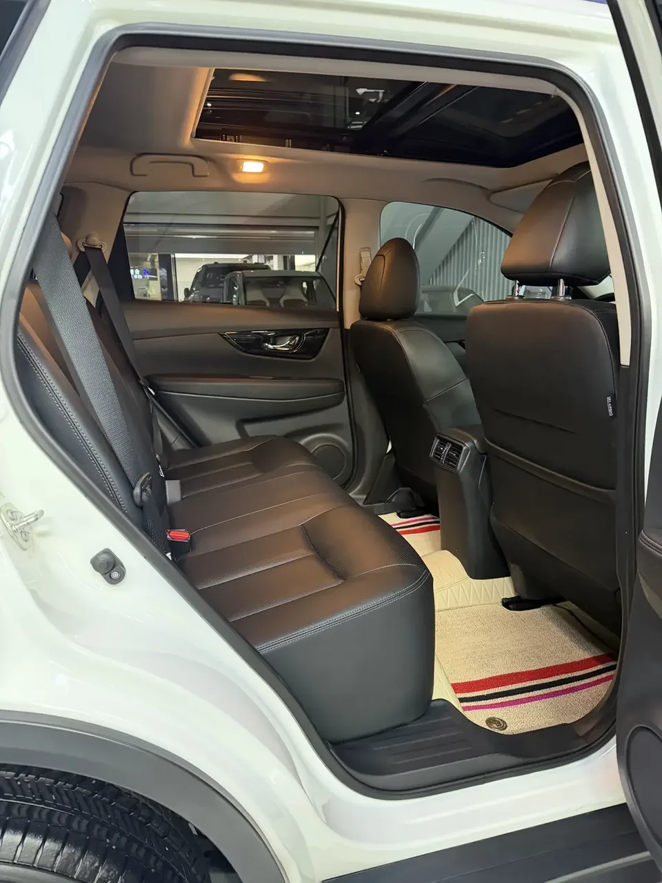 Nissan X-Trail Qijun 2023 Classic Edition 2.0L 2WD Smart Link Premium Edition 2025 — thumbnail 5