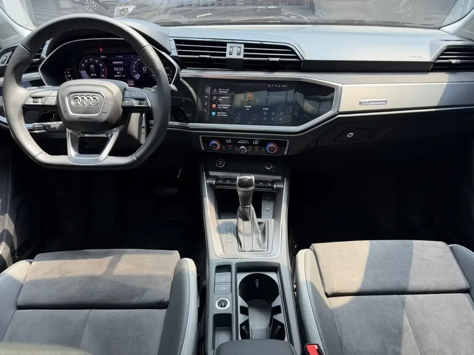 Audi Q3 Audi Q3 2021 35 TFSI Stylish Dynamic 2022 — thumbnail 4