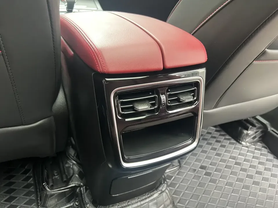 Jetour Jietu X70 PLUS Jietu X70 PLUS 2023 Ziqiang version 1.5T DCT Ziqiang PRO 7 seats 2023 — миниатюра 3