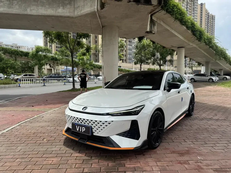 Changan UNI-V Changan UNI-V 2024 1.5T Premium Sports 2024 — photo 1, buy with delivery to Moscow