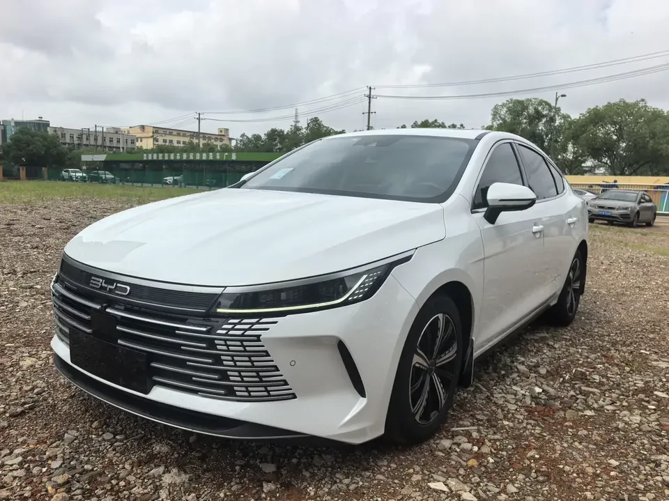 BYD Destroyer 05 Destroyer 05 2022 DM-i 55KM Comfort 2022 — photo 1, buy with delivery to Moscow