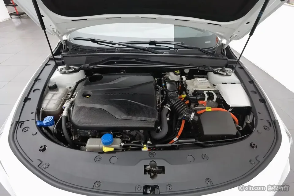 Changan UNI-V Smart Electric iDD Changan UNI-V Smart Electric iDD 2023 iDD 113km Smart Fun 2023 — thumbnail 2