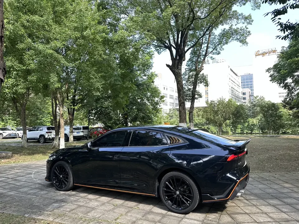 Changan UNI-V Changan UNI-V 2023 1.5T Sports Edition 2024 — thumbnail 2