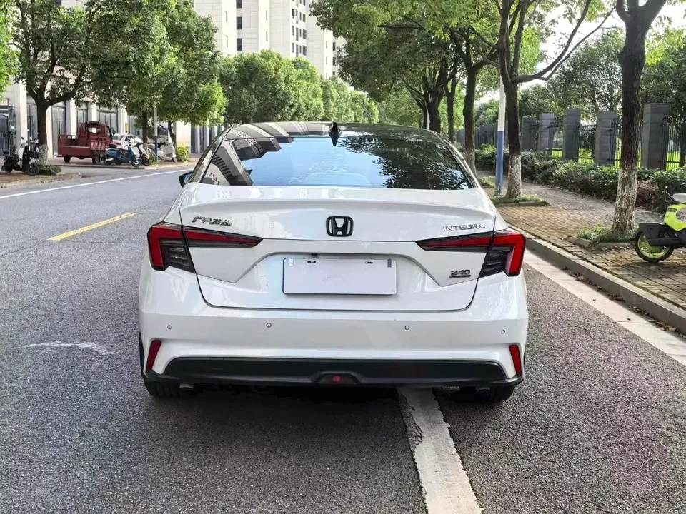 Honda Integra Style 2023 240TURBO CVT Tech Edition 2023 — thumbnail 2