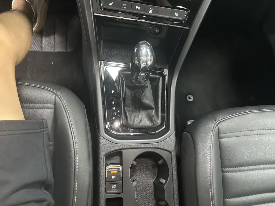 Volkswagen Touran L Touran L 2021 280TSI DSG Comfort Edition 7 Seaters 2022 — миниатюра 4