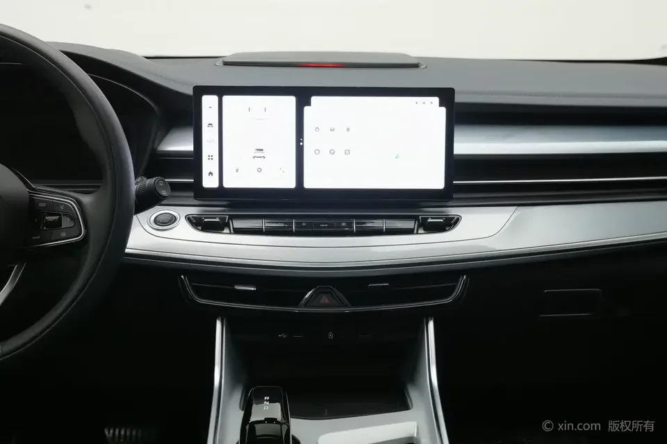 Geely Jiaji Jiaji 2023 Jiaji L 1.5TD DCT Premium Edition 2023 — thumbnail 4