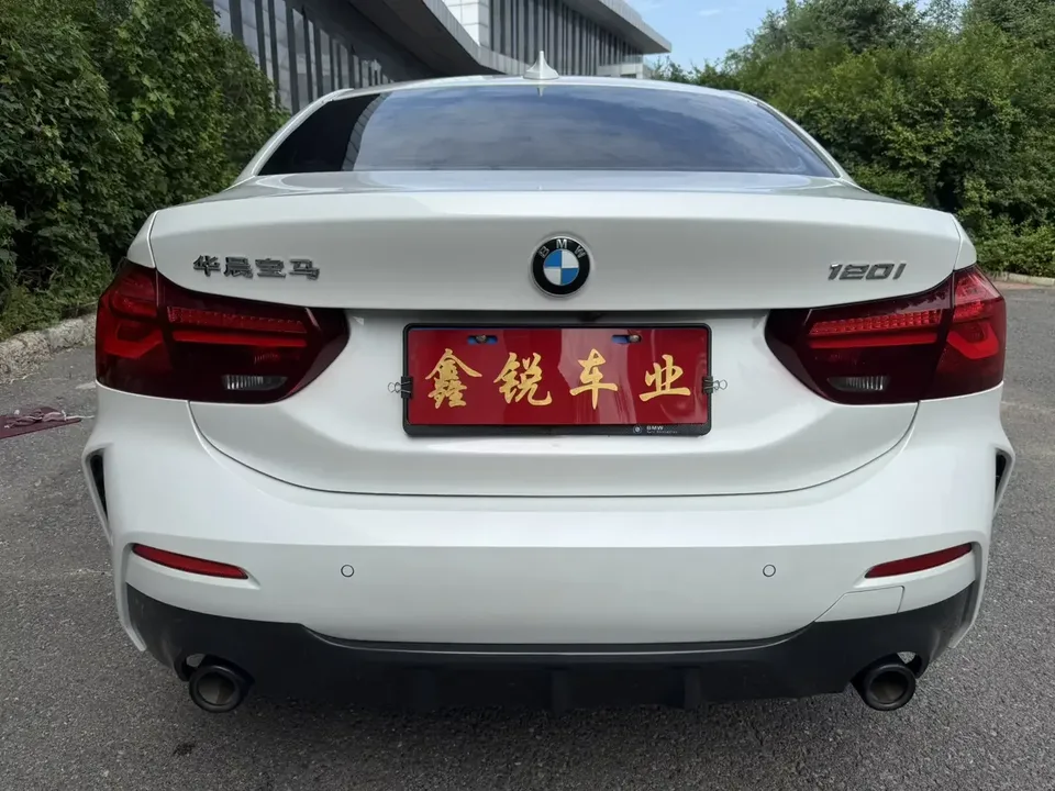 BMW 1 Series BMW 1 Series 2023 120i M Sport 2023 — thumbnail 2