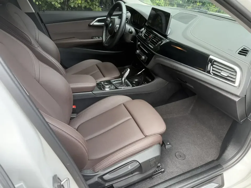 BMW 1 Series BMW 1 Series 2023 120i M Sport 2023 — thumbnail 3