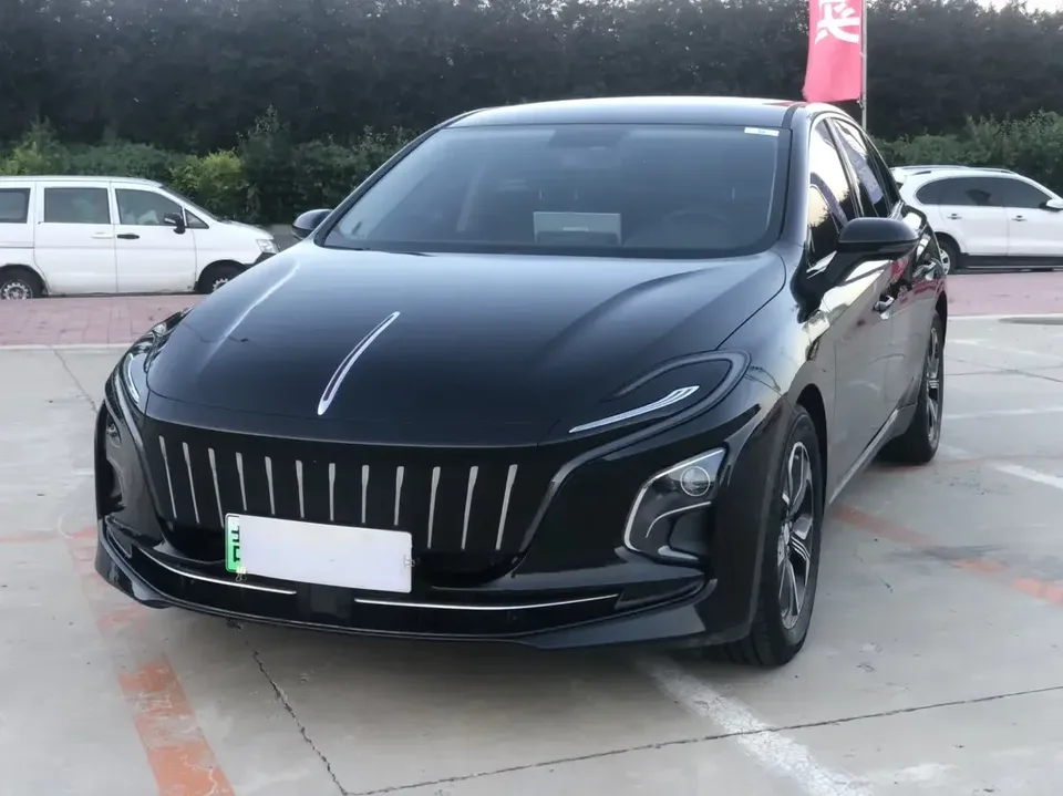 Hongqi E-QM5 Hongqi E-QM5 2021 Charging Flagship Edition 2022 — photo 1, buy with delivery to Moscow