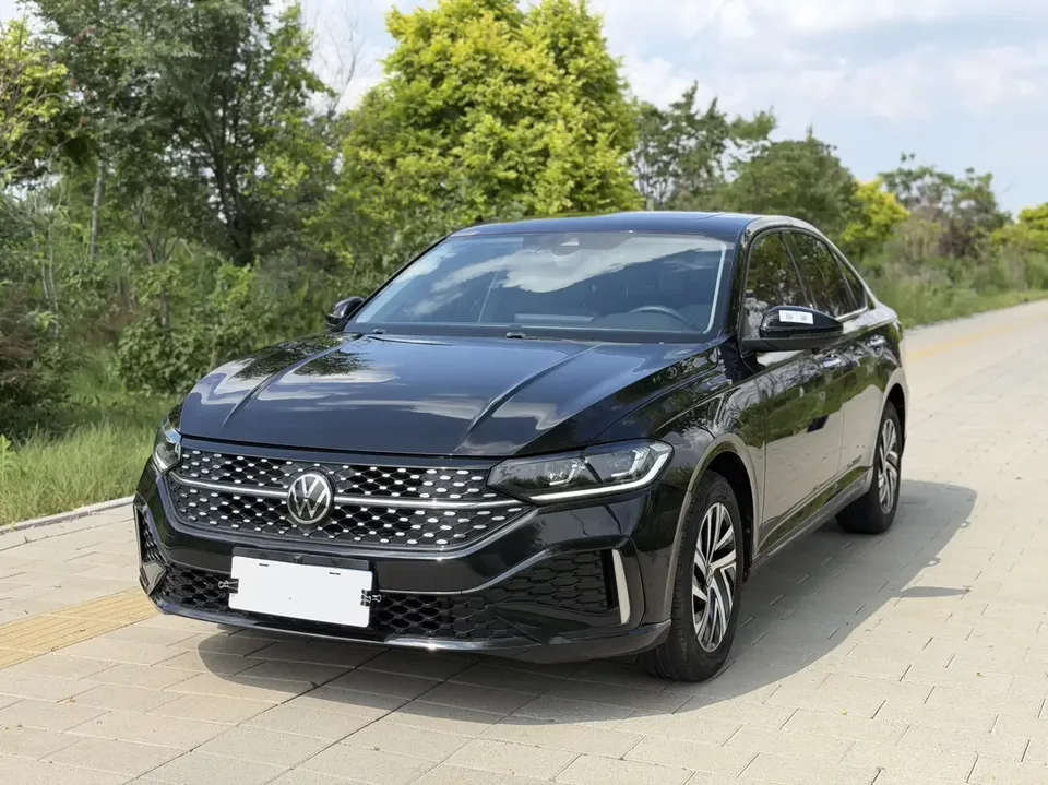 Volkswagen Lavida Lavida 2023 1.5L Automatic Starry Sky 5 Million Edition 2023 — photo 1, buy with delivery to Moscow
