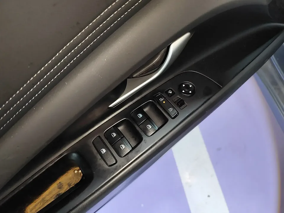 Hyundai Elantra Elantra 2023 1.5L CVT LUX Premium Edition 2024 — thumbnail 5