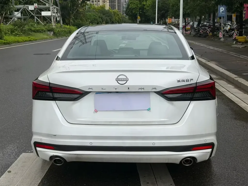 Nissan Altima Sound of nature 2022 2.0L XL-TLS Enjoy Edition 2023 — thumbnail 2