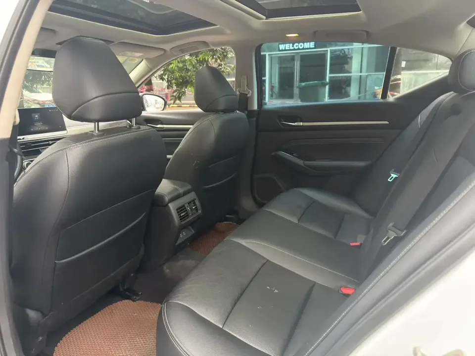 Nissan Altima Sound of nature 2022 2.0L XL-TLS Enjoy Edition 2023 — thumbnail 3
