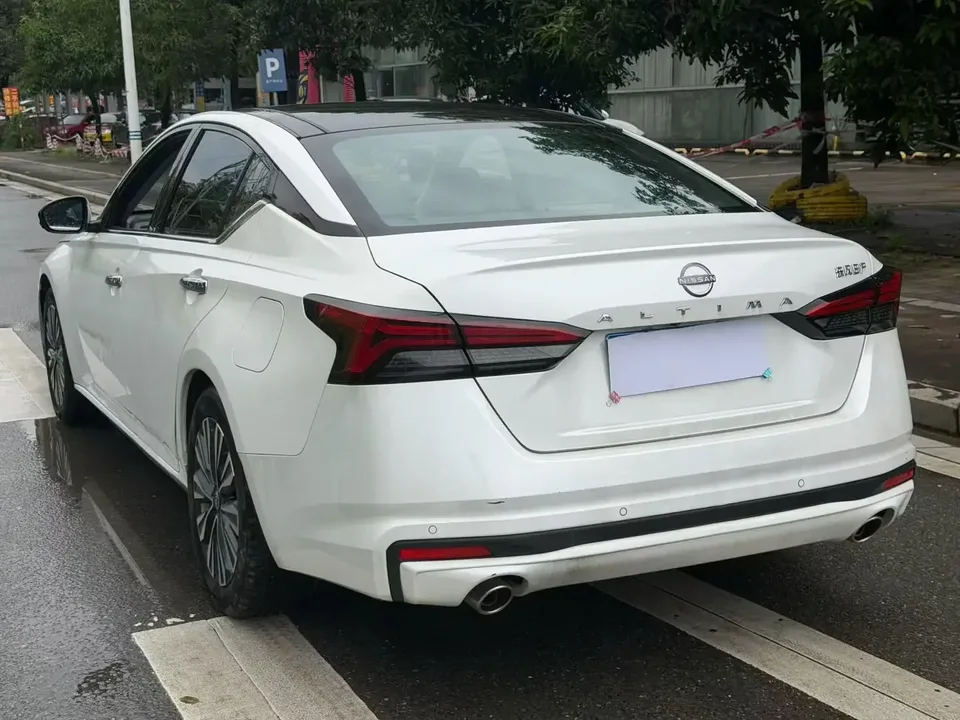 Nissan Altima Sound of nature 2022 2.0L XL-TLS Enjoy Edition 2023 — thumbnail 4