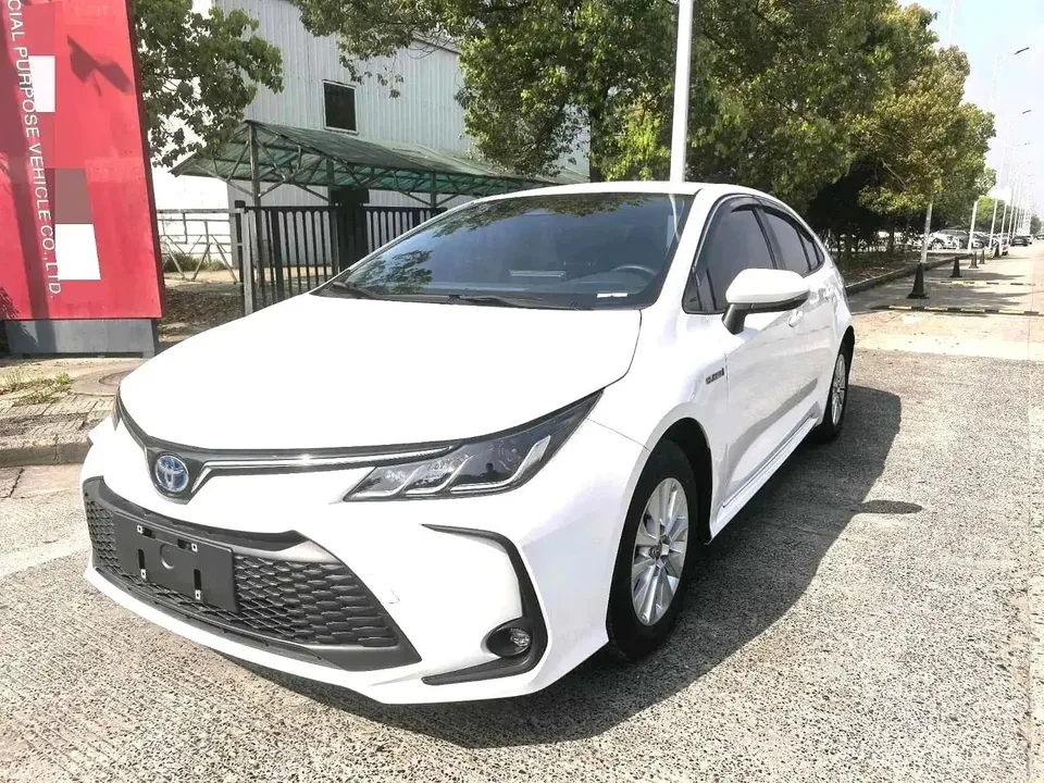 Toyota Corolla Corolla 2023 Intelligent Electric Hybrid Dual Engine 1.8L E-CVT Pioneer Edition 2023 — photo 1, buy with delivery to Moscow