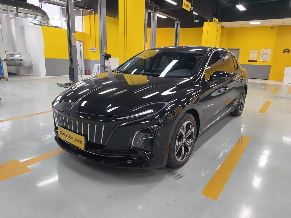 Hongqi E-QM5 Hongqi E-QM5 2023 Modified basic travel version 2023 — photo 1, buy with delivery to Moscow