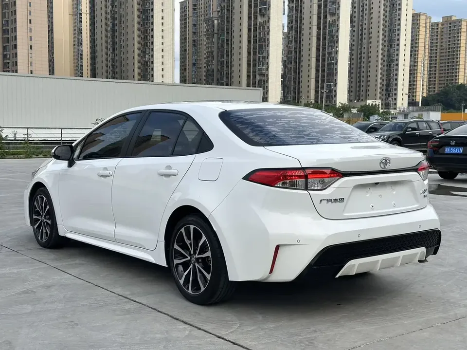 Toyota Levin Lei Ling 2021 185T CVT Sports Edition 2022 — thumbnail 2