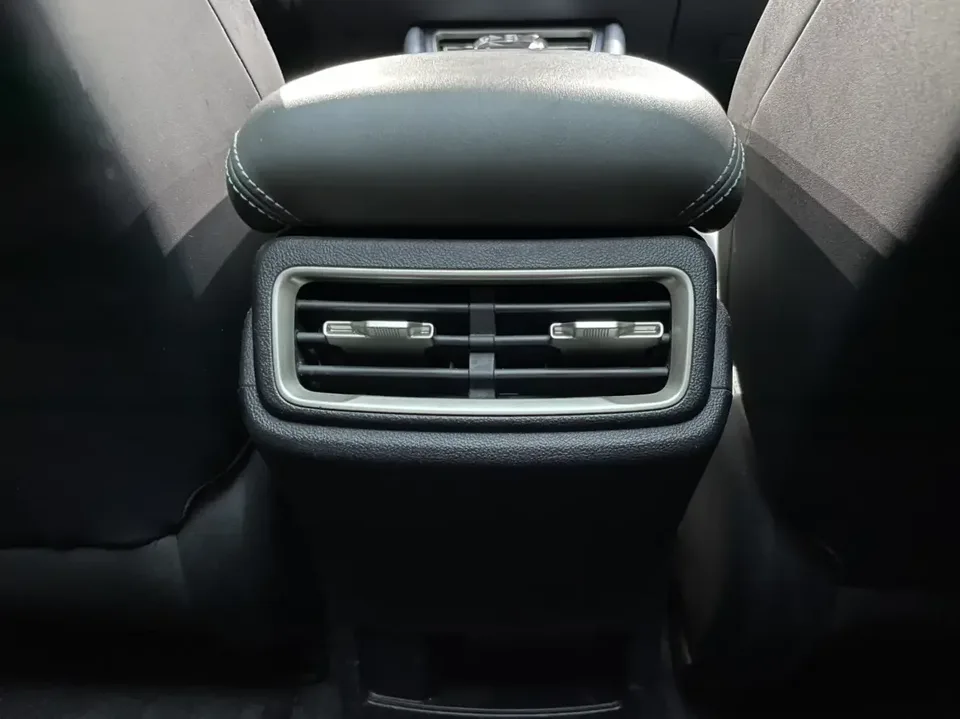 BYD Qin L DM Qin L DM 2024 DM-i 120KM Leading Type 2024 — thumbnail 3