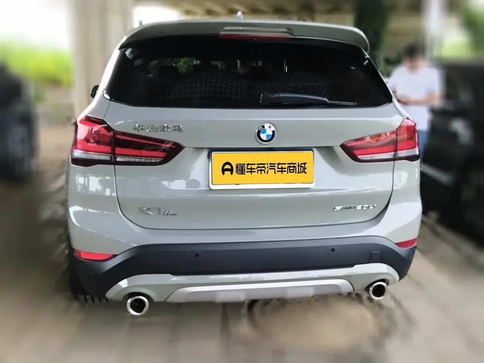 BMW X1 BMW X1 2022 sDrive20Li Fashion 2023 — миниатюра 2