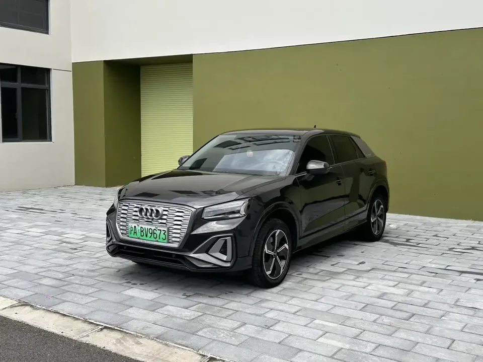 Audi Q2L e-tron Audi Q2L e-tron 2022 Pure electric intelligent enjoyment type 2023 — photo 1, buy with delivery to Moscow