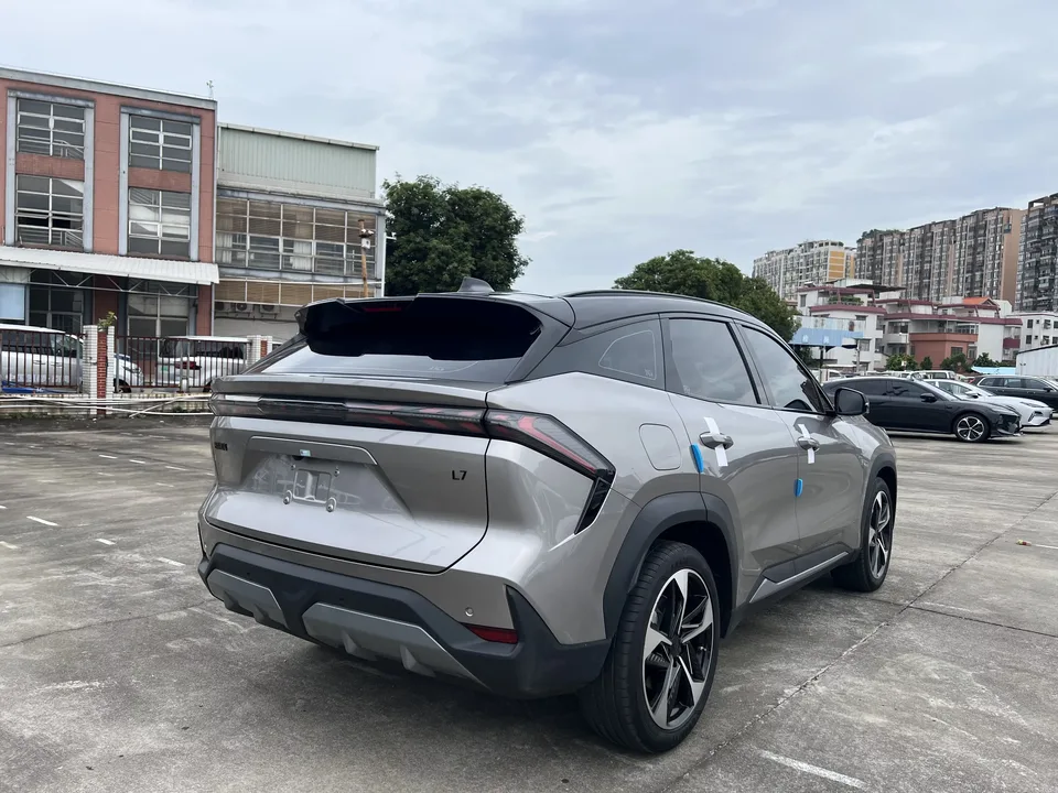 Geely Galaxy L7 Galaxy L7 2023 1.5T DHT 115km Starship 2025 — thumbnail 2