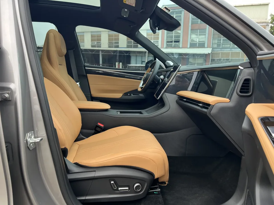Geely Galaxy L7 Galaxy L7 2023 1.5T DHT 115km Starship 2025 — thumbnail 3